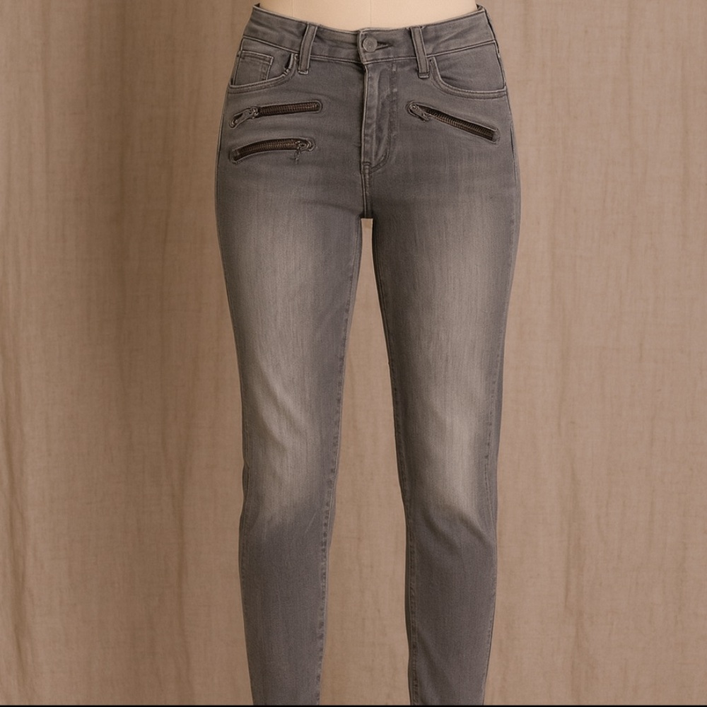 Stylish Gray Women's Jeans